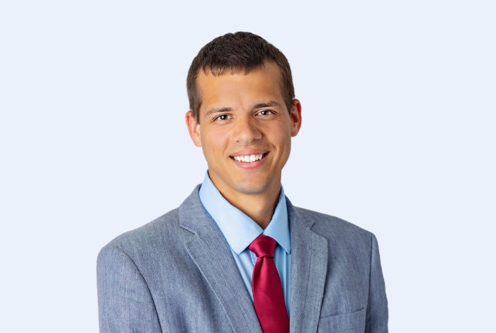 Derrick Shouse, Vision Bank mortgage lender, headshot. 