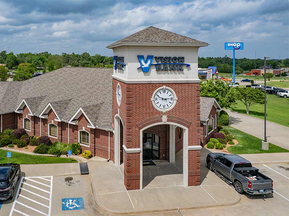 Exterior of Vision Bank in Durant, Oklahoma